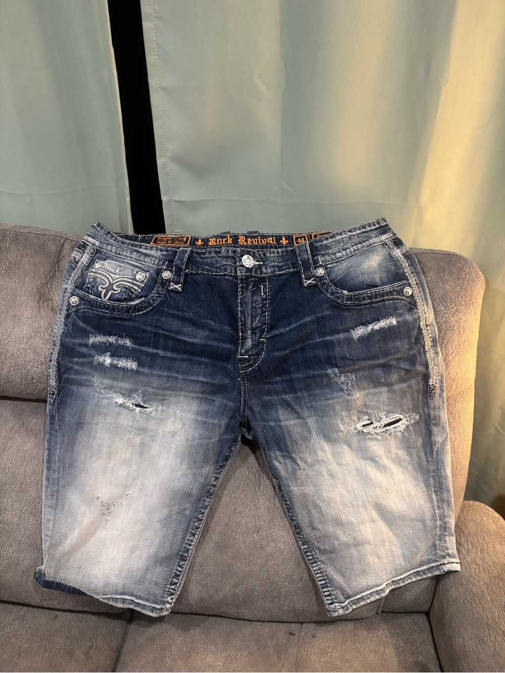 Rock Revival Pierre Men’s Denim Shorts Size 44 Distressed Embroidered Y2K